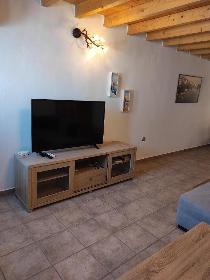 Astradeni Luxury Kratir Paloi