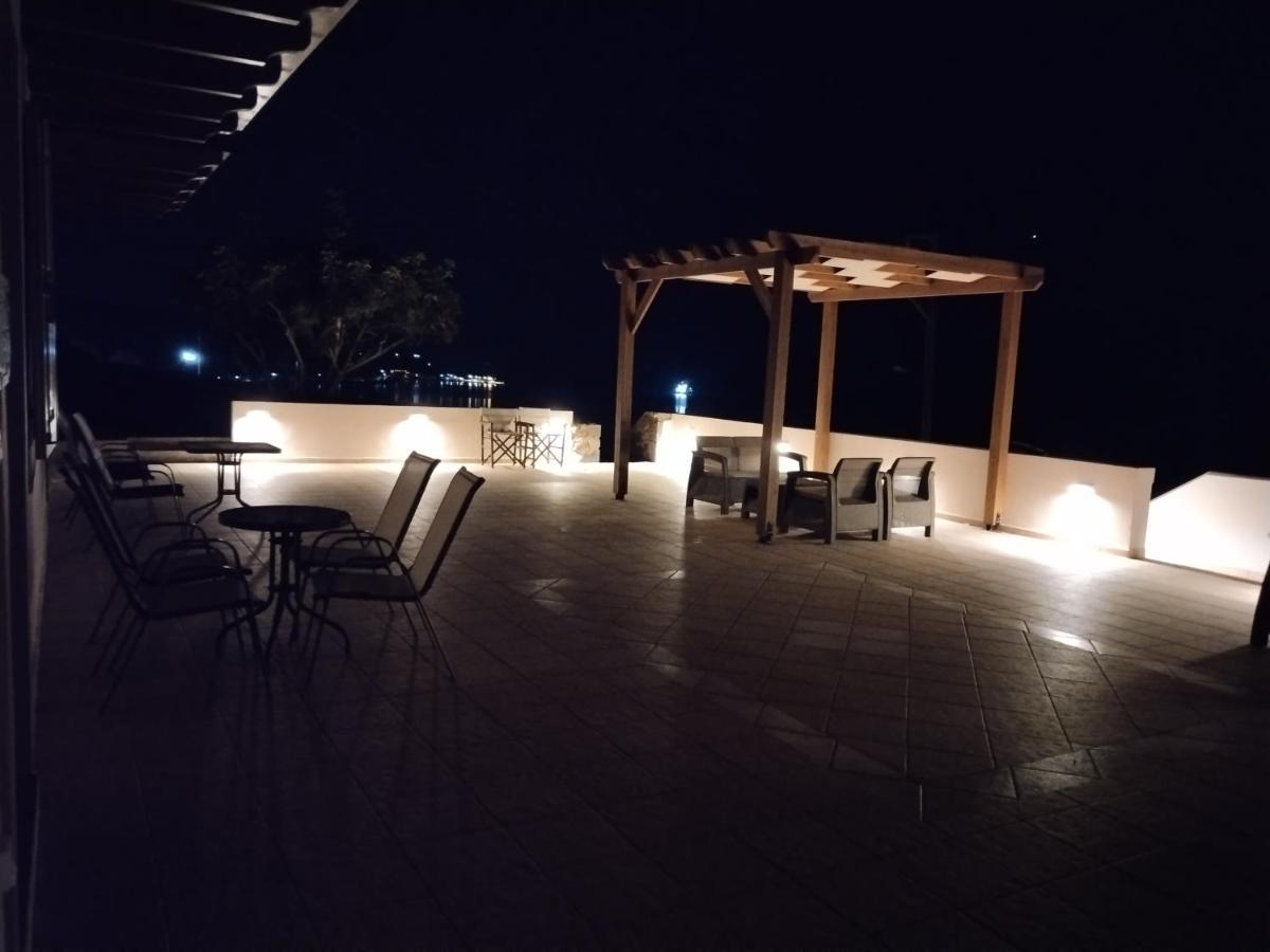 Astradeni Luxury Kratir Apartment Paloi